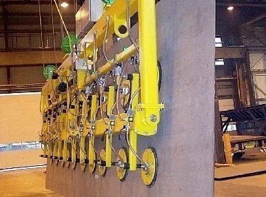 Вакуумная грузозахватная траверса г/п до 10 тонн, поворот груза на 90° в Новосибирске